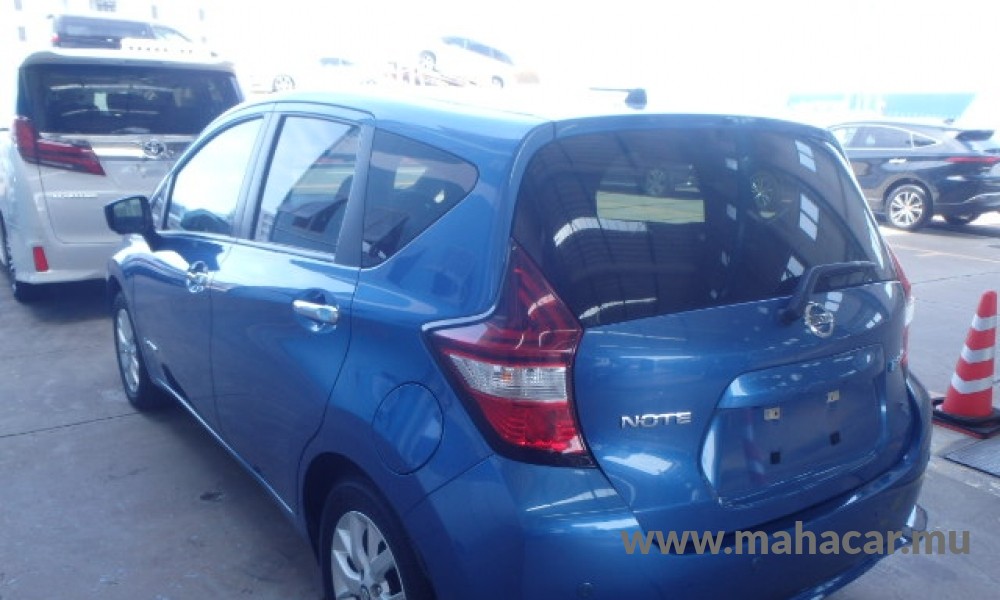2019 Nissan NOTE E-POWER photo 2