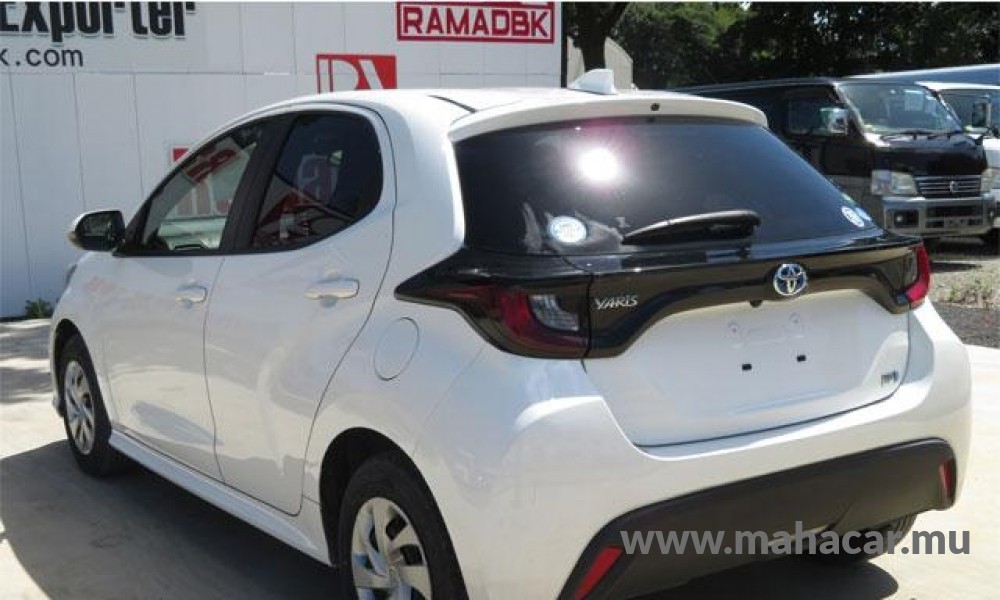 2020 Toyota Yaris photo 3