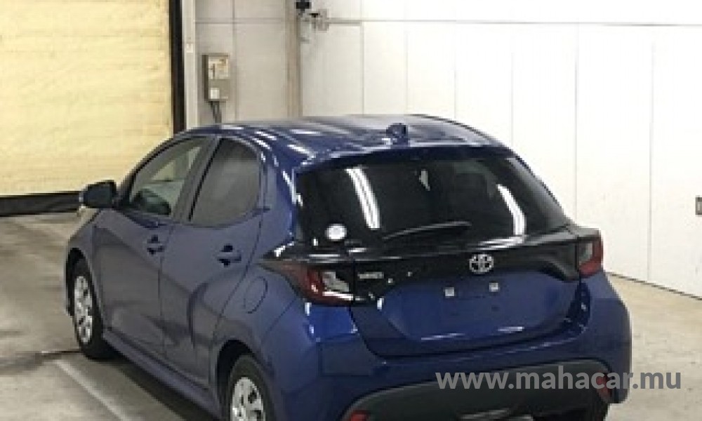 2021 Toyota Yaris photo 2