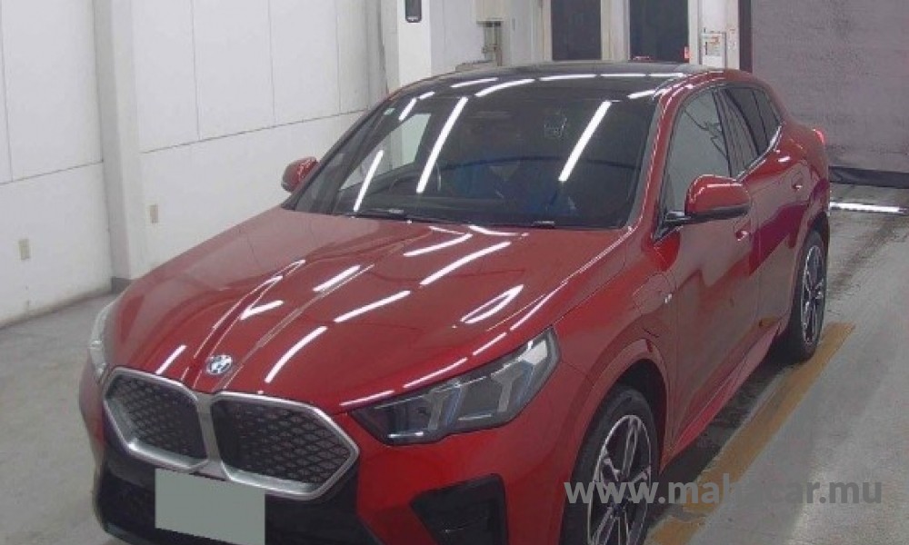 2024 BMW ix2, Red