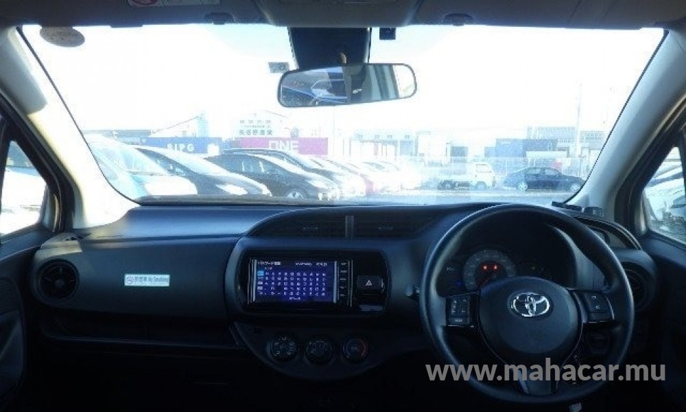 2019 Toyota Vitz photo 8