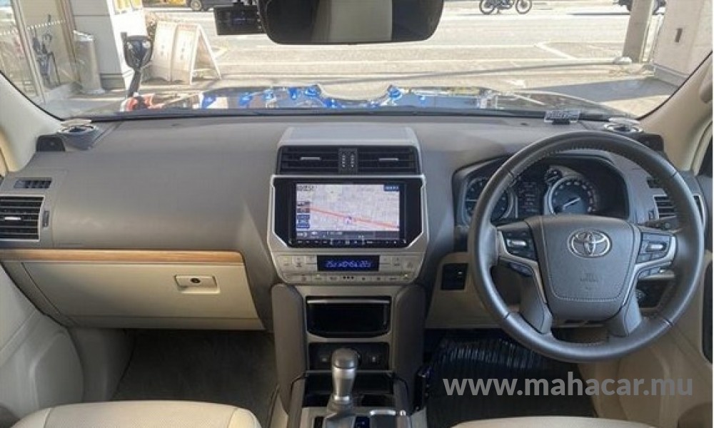 2021 Toyota Land Cruiser  Prado photo 10