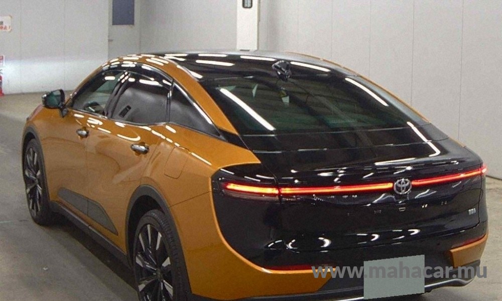 2023 Toyota Crown RS photo 3