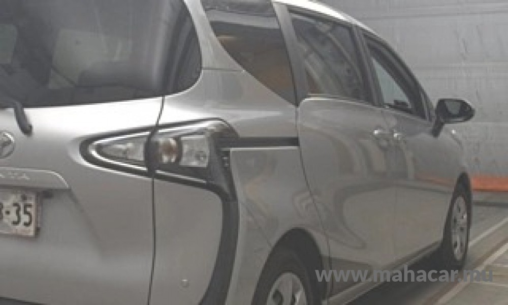 2022 Toyota Sienta photo 5