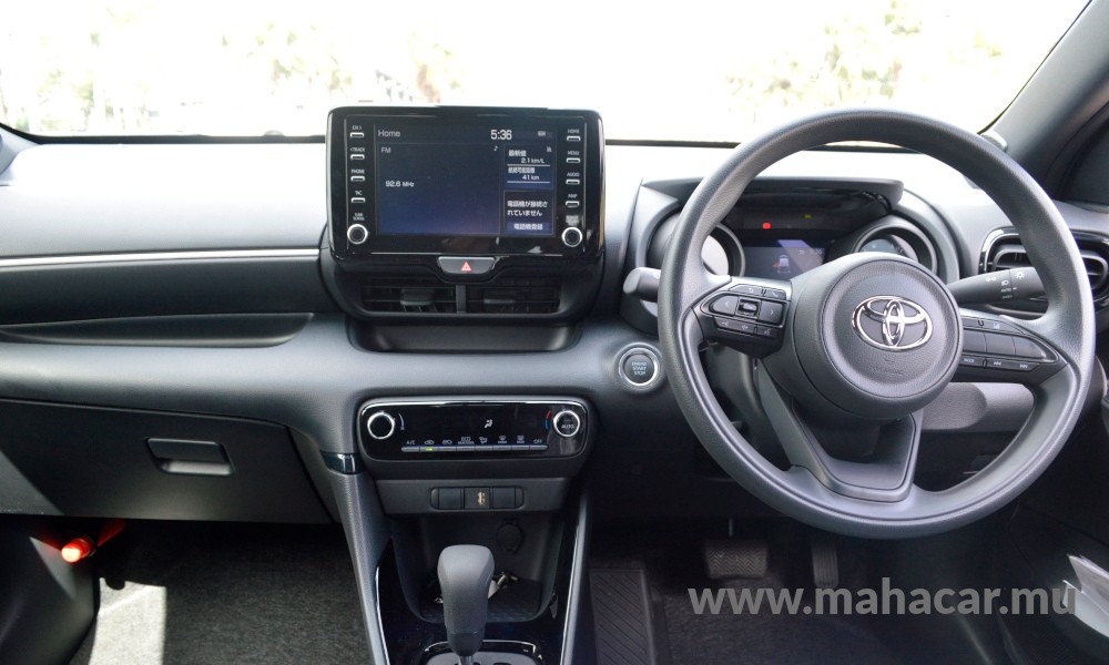 2020 Toyota Yaris photo 6