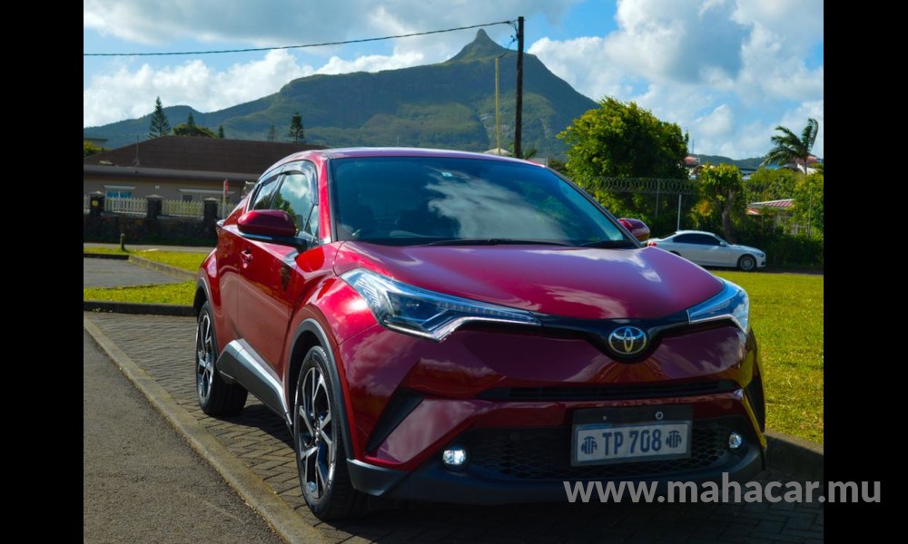 2019 Toyota CHR photo 2
