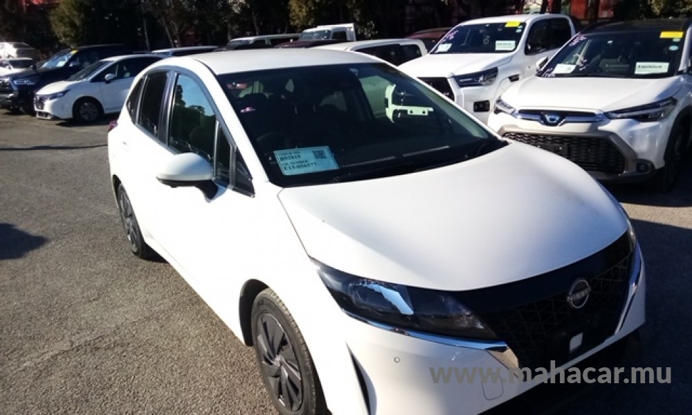 2022 Nissan NOTE E-POWER photo 2