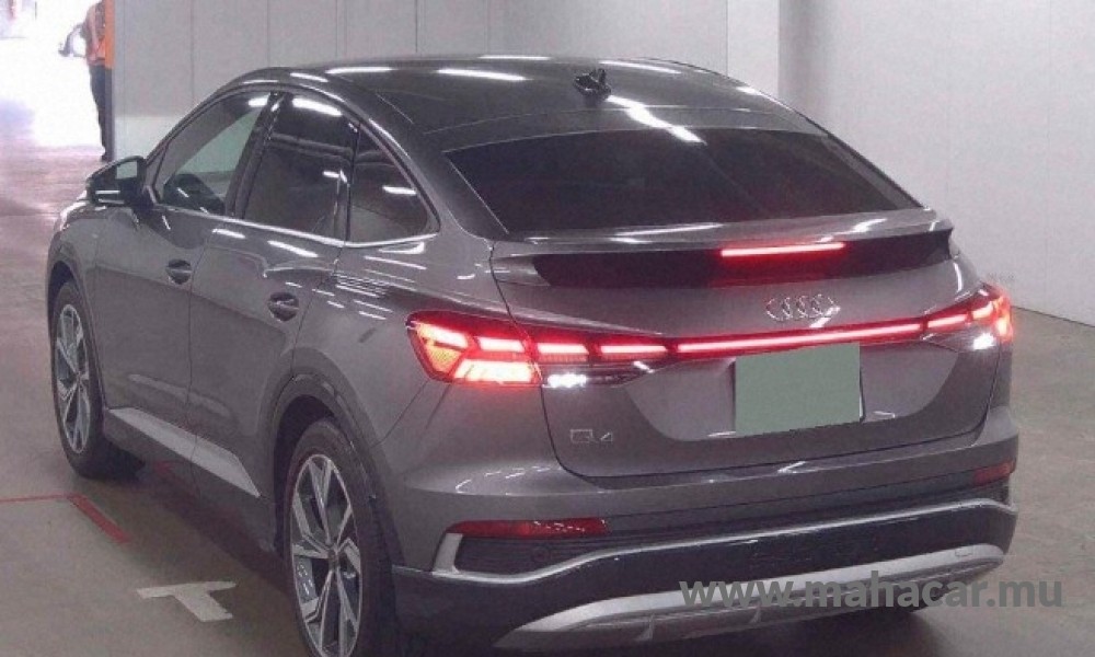 2023 AUDI Q4 photo 3