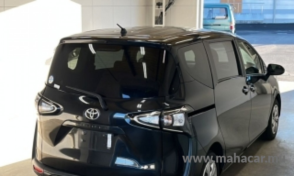 2022 Toyota Sienta photo 5