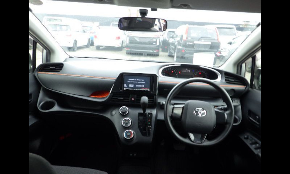 2019 Toyota Sienta photo 5