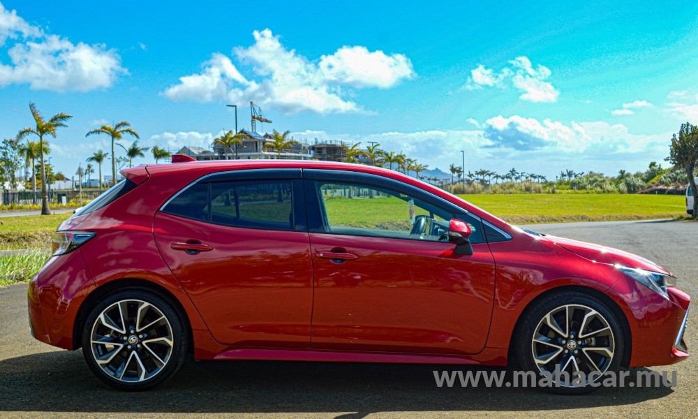 2020 Toyota Corolla photo 3
