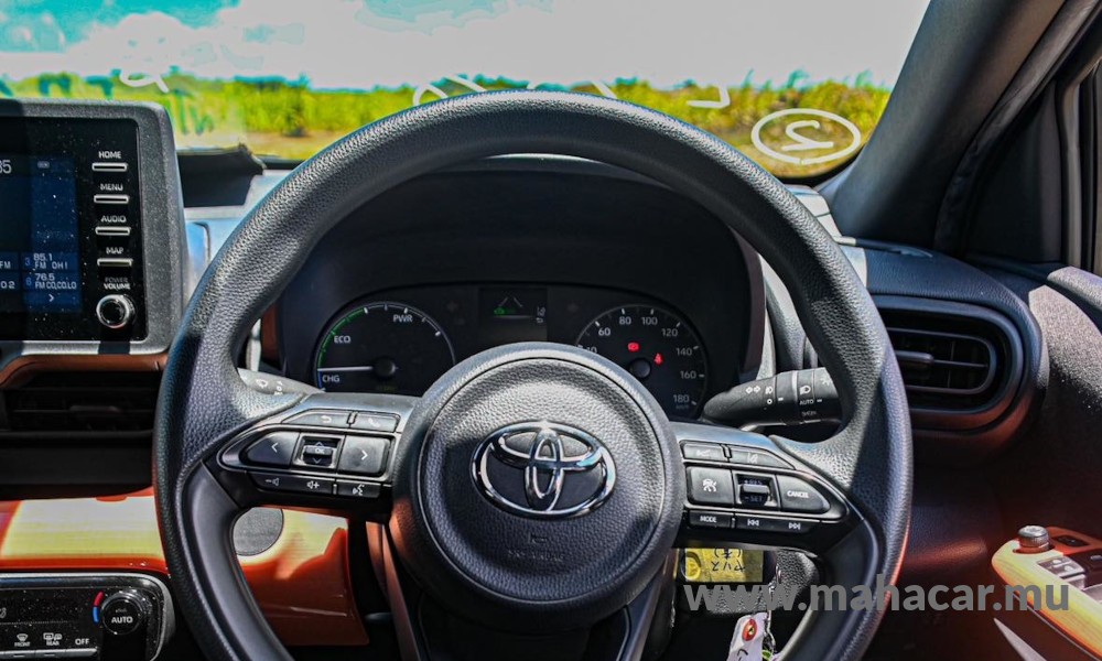 2020 Toyota Yaris photo 4