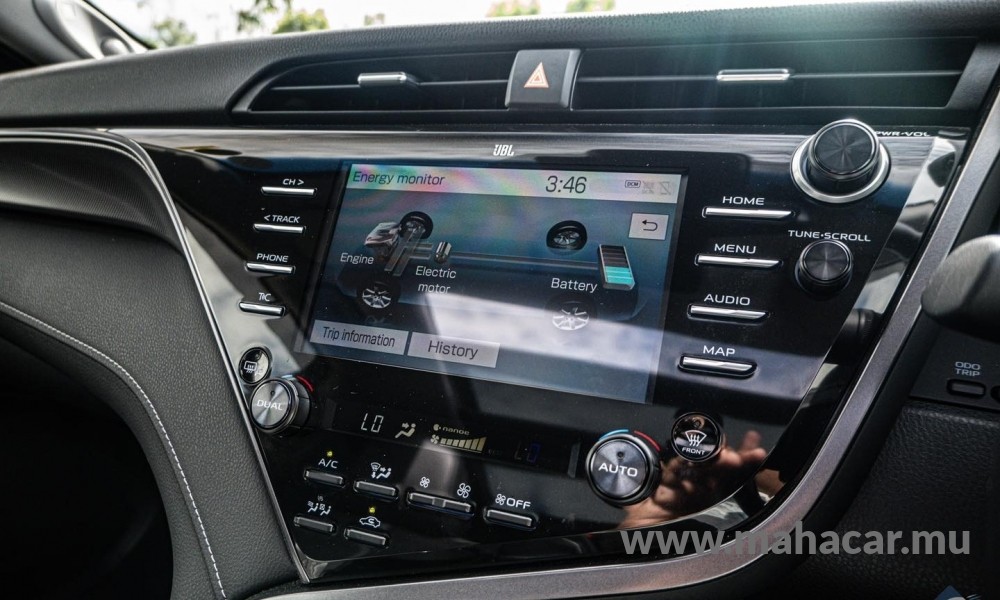 2020 Toyota Camry photo 13