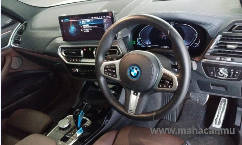 2022 BMW iX3 photo 4