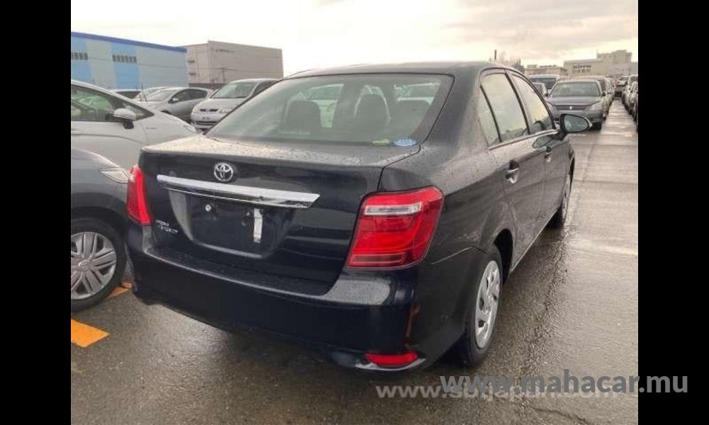 2018 Toyota Corolla Axio photo 9
