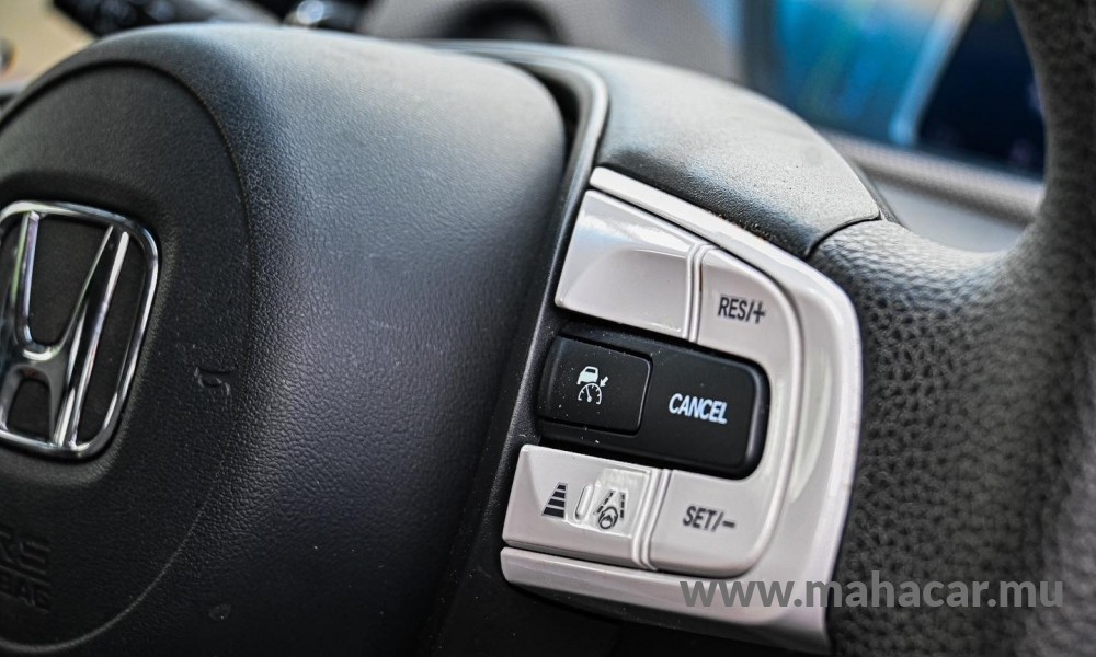 2020 Honda FIT HYBRID photo 6