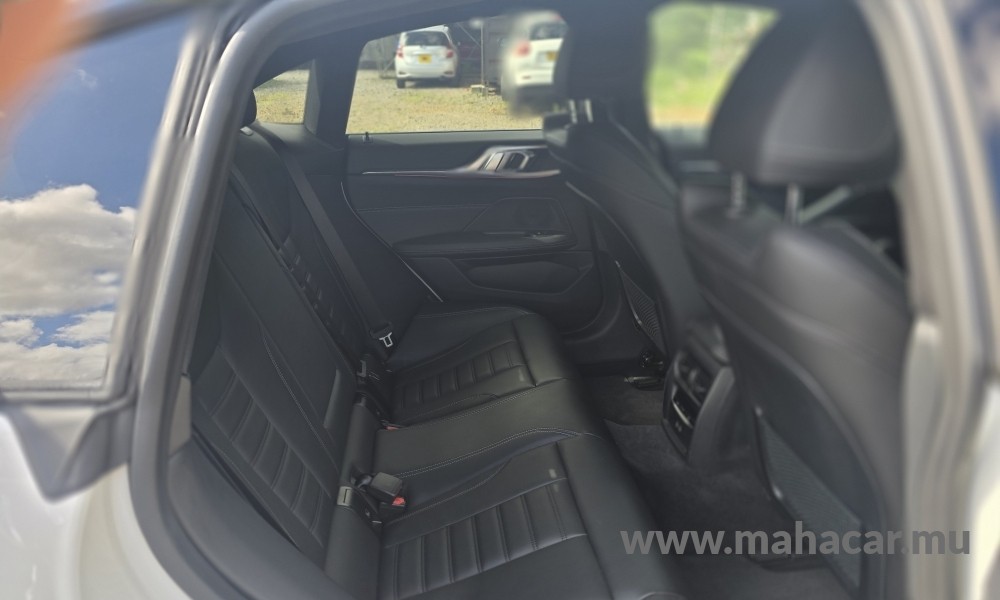 2022 BMW i4 photo 10