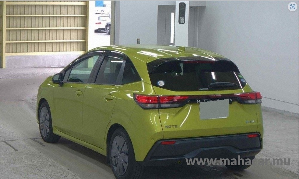 2021 Nissan NOTE E-POWER photo 3