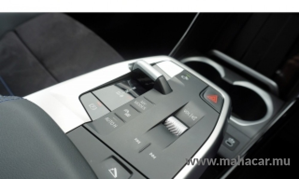 2025 BMW ix2 photo 8