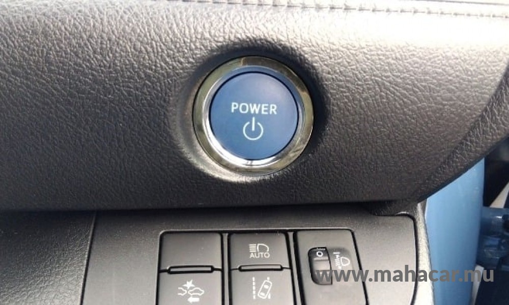 2022 Toyota Sienta Hybrid photo 17