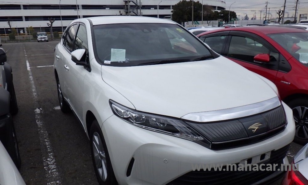 2020 Toyota Harrier photo 2