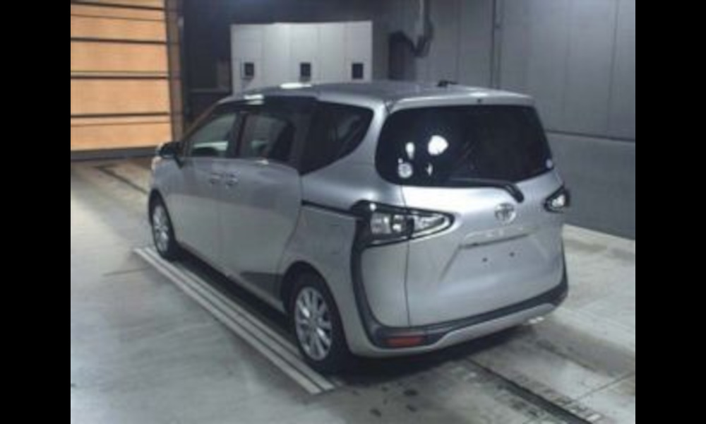 2019 Toyota Sienta photo 13