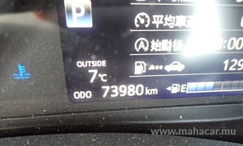 2019 Toyota Vitz photo 14