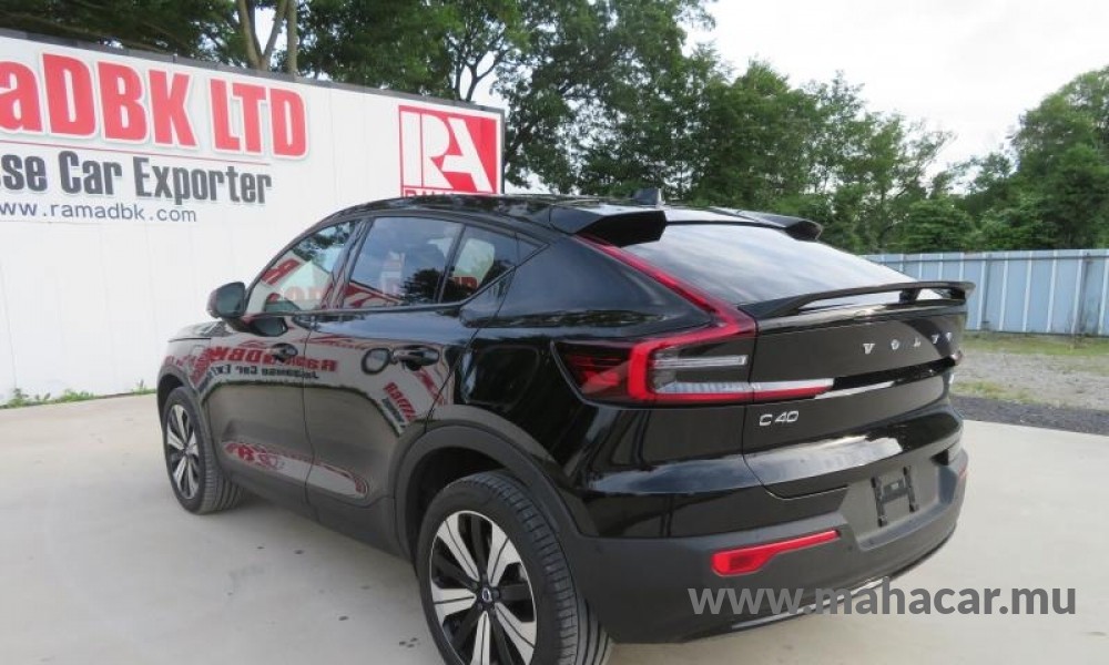 2023 VOLVO C40 photo 3