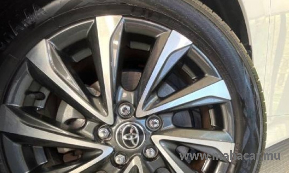 2023 Toyota VOXY photo 8