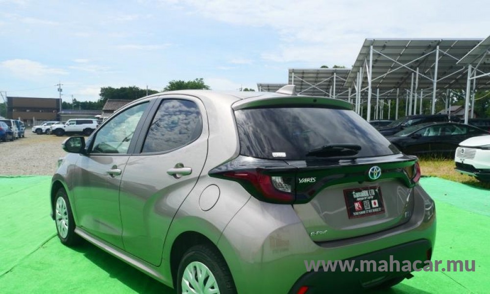 2023 Toyota Yaris Hybrid photo 4