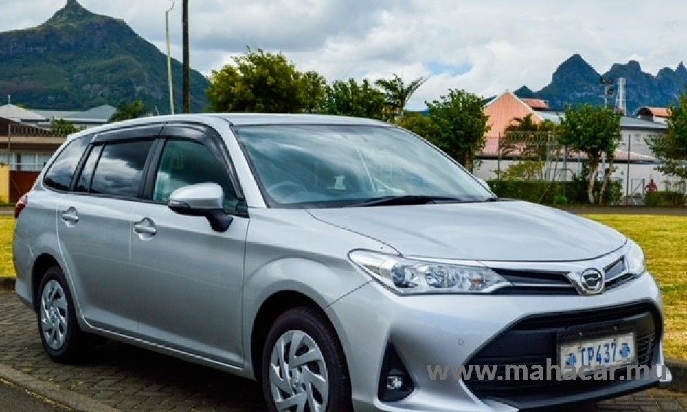 2020 Toyota Corolla Fielder photo 2