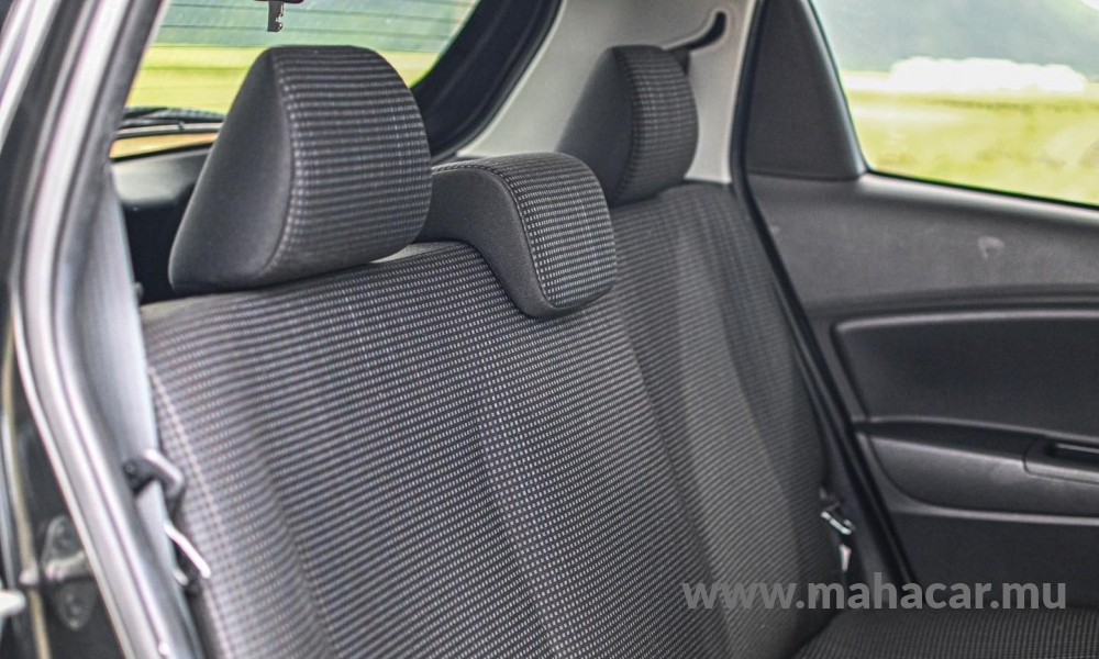 2019 Toyota Vitz photo 6