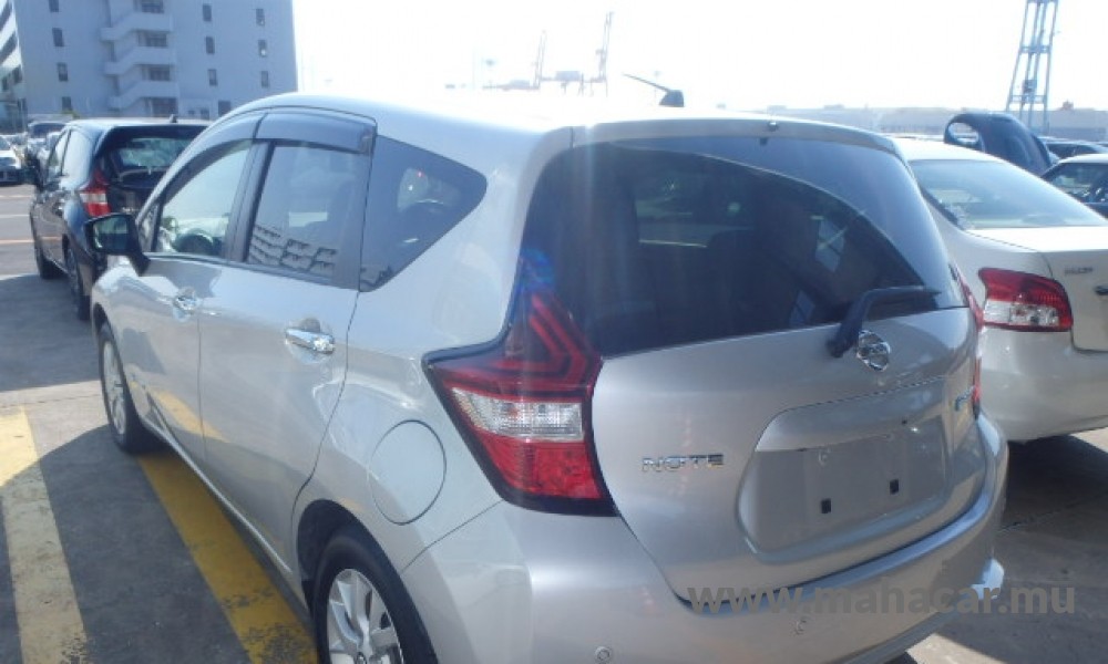 2019 Nissan NOTE E-POWER photo 3