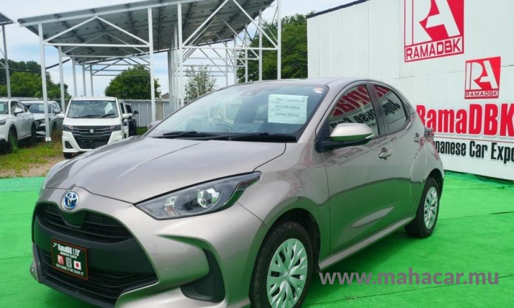 2023 Toyota Yaris Hybrid, Brown