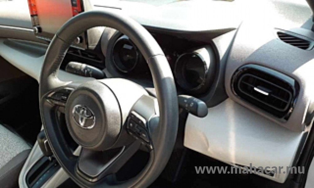 2021 Toyota Yaris photo 5