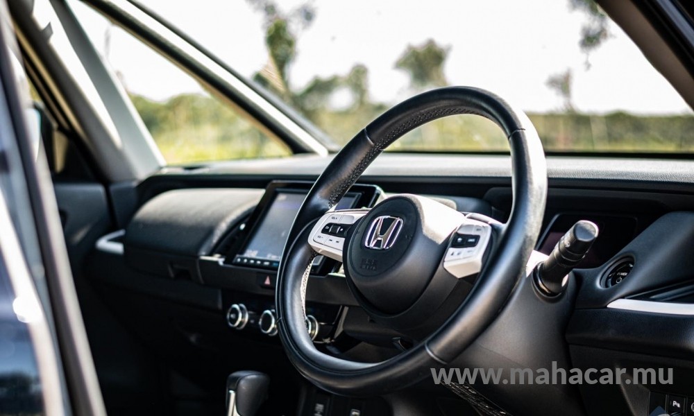 2020 Honda FIT HYBRID photo 4