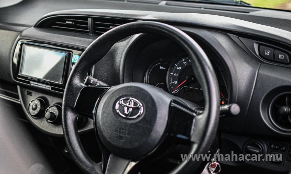 2019 Toyota Vitz photo 4
