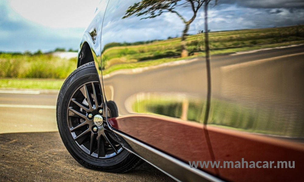 2019 Toyota Vitz photo 7