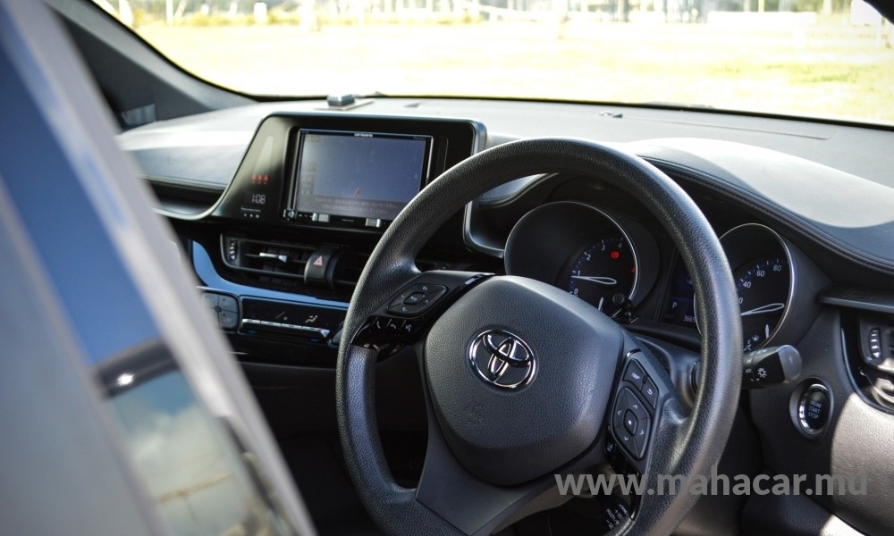 2018 Toyota CHR photo 3