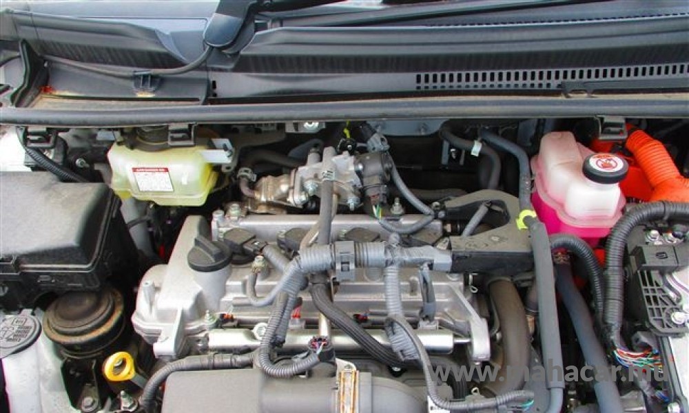 2020 Toyota VITZ HYBRID F photo 2