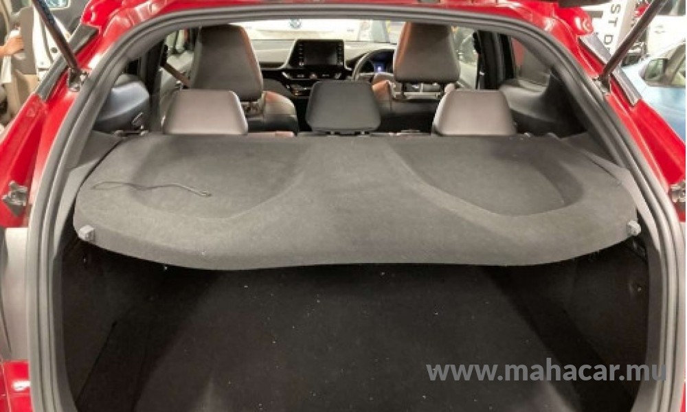 2020 Toyota CHR HYBRID photo 7