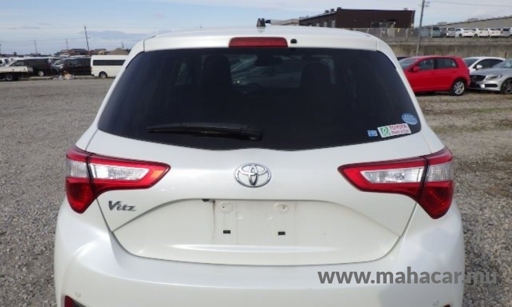 2019 Toyota Vitz photo 14