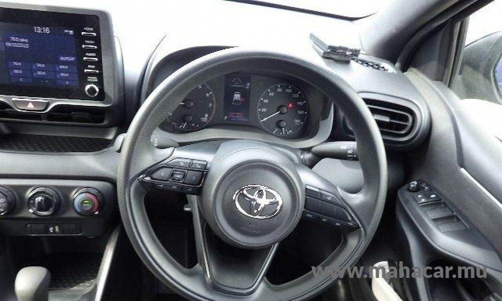 2021 Toyota Yaris photo 7