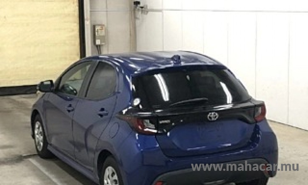 2021 Toyota Yaris photo 2