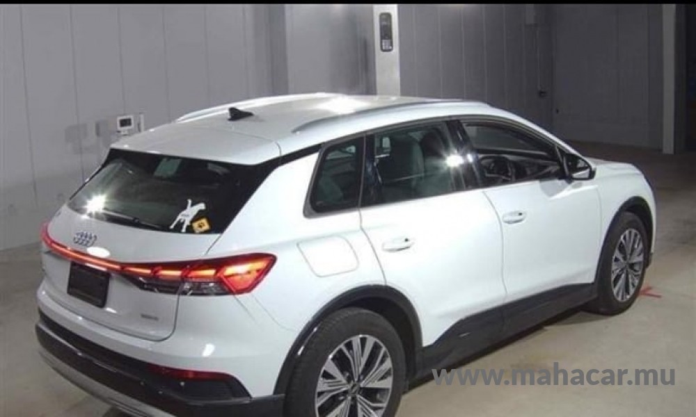 2023 AUDI Q4 photo 3