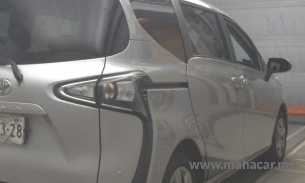 2022 Toyota Sienta photo 5