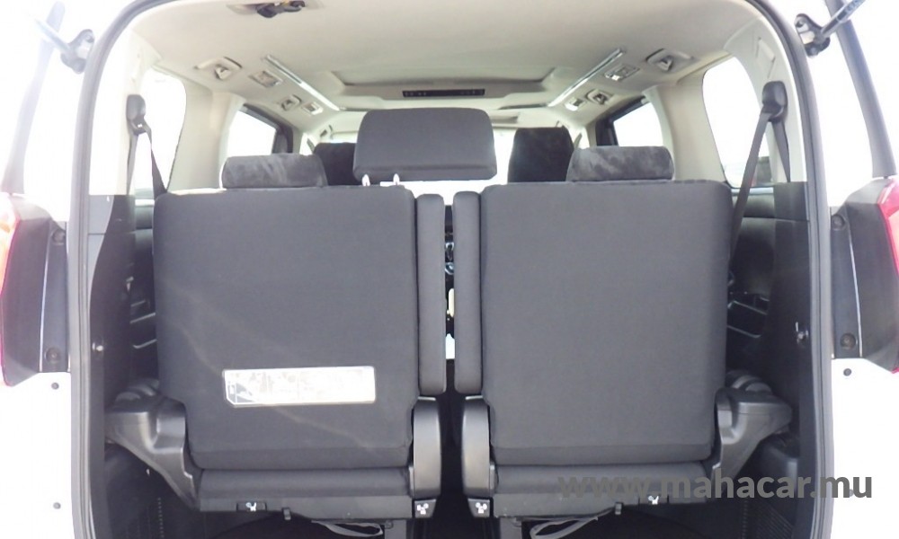 2022 Toyota Alphard photo 6