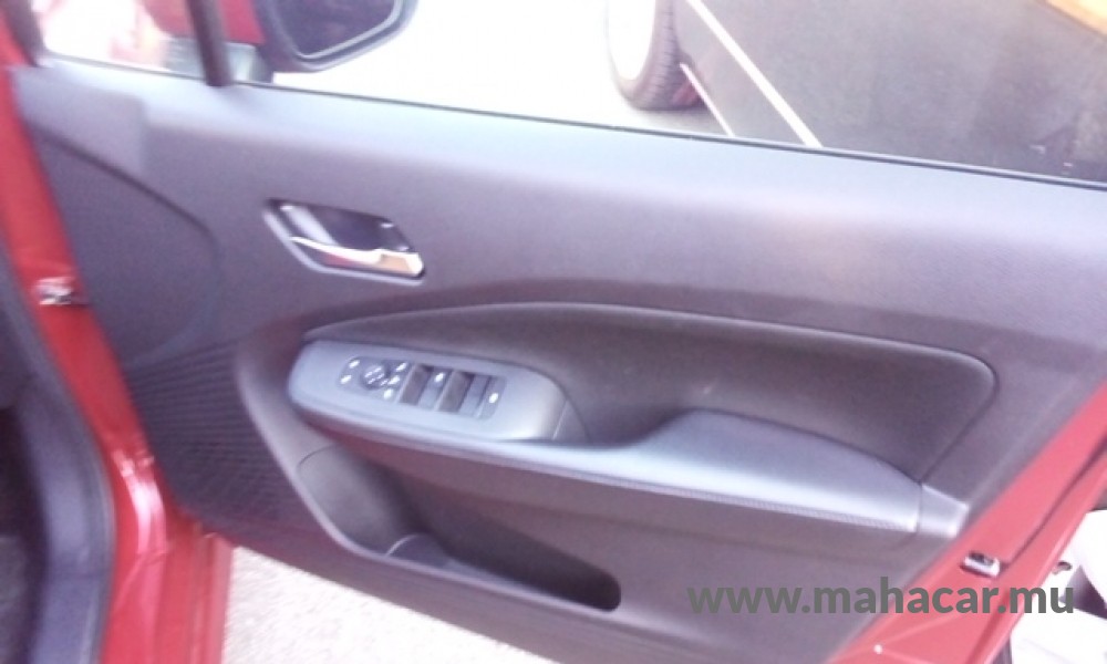 2021 Nissan NOTE E-POWER photo 10
