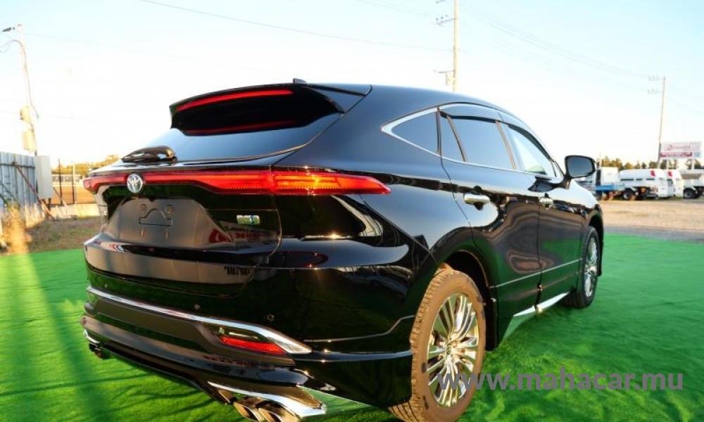 2023 Toyota Harrier photo 4
