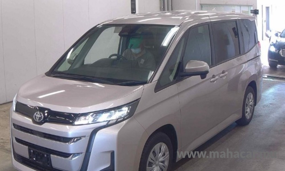 2023 Toyota Noah, Beige